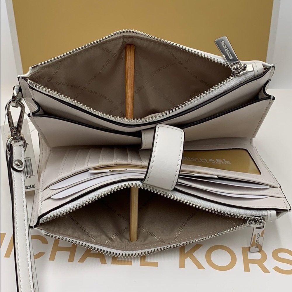 MICHAEL KORS PEYTON LG DOUBLE ZIP WRISTLET - Picture 12 of 16